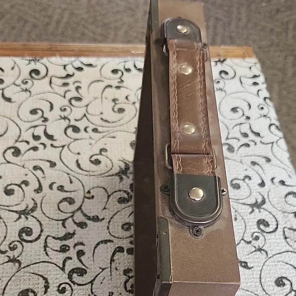 Vintage-Style Map Photo Frame - Picture 5 of 6